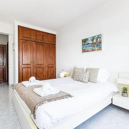 Lagos Sea View | 2Br | Near Old Town * Lagos
